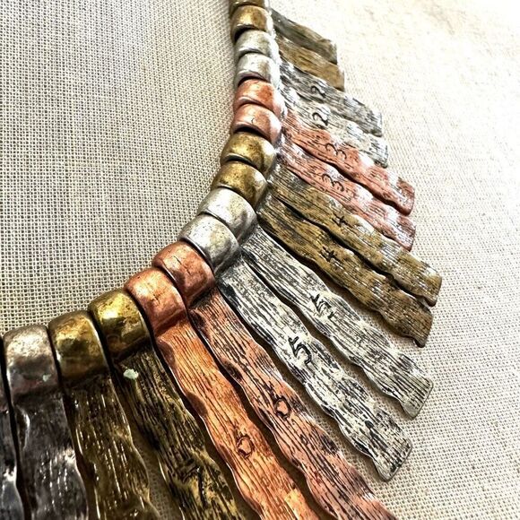 Tri tone statement necklace - Picture 9 of 11